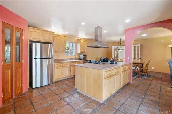 1140 Tower DR, Vista, CA 92083