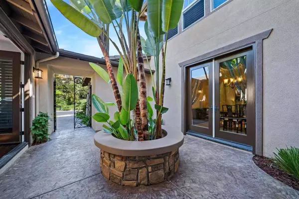 6839 Helenite PL, Carlsbad, CA 92009