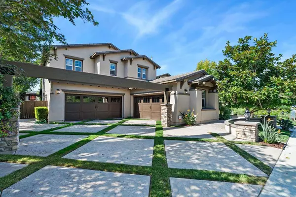 6839 Helenite PL, Carlsbad, CA 92009