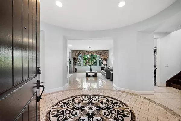 6839 Helenite PL, Carlsbad, CA 92009