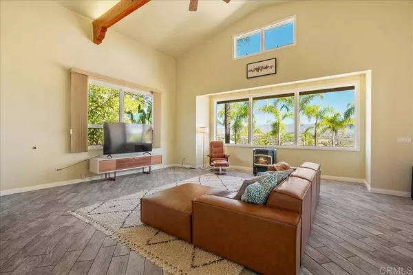 14015 Calle De Vista, Valley Center, CA 92082