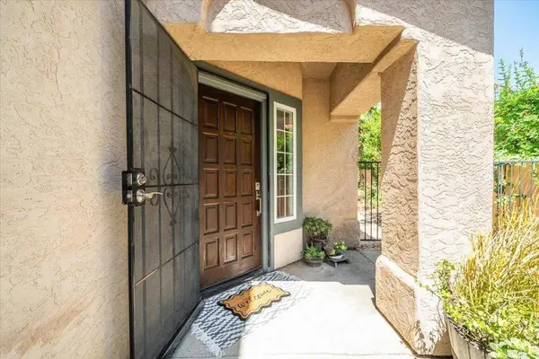 1568 Mallorca DR, Vista, CA 92081