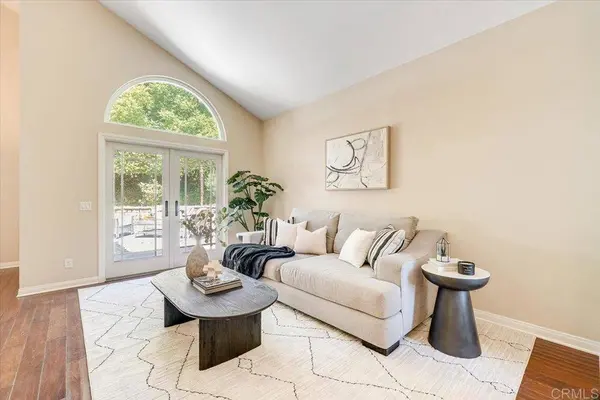 1568 Mallorca DR, Vista, CA 92081