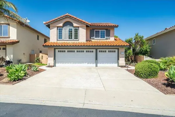 1568 Mallorca DR, Vista, CA 92081