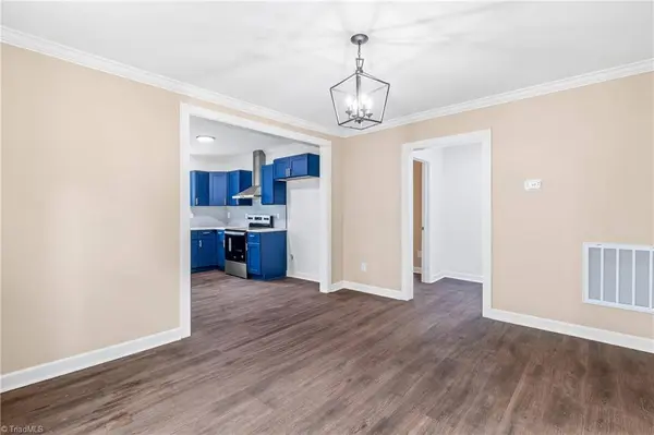 208 Warner ST, Thomasville, NC 27360