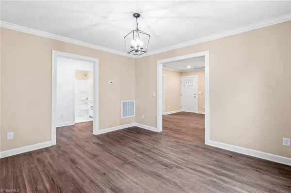 208 Warner ST, Thomasville, NC 27360