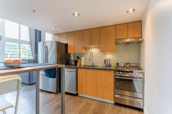 933 Seymour ST #601, Vancouver, BC V6B 6L6