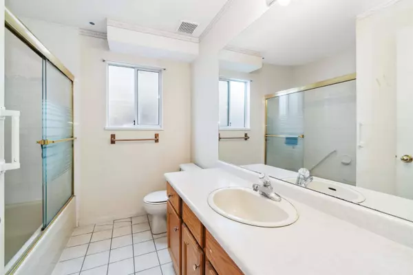362 E 56th AVE, Vancouver, BC V5X 1R3