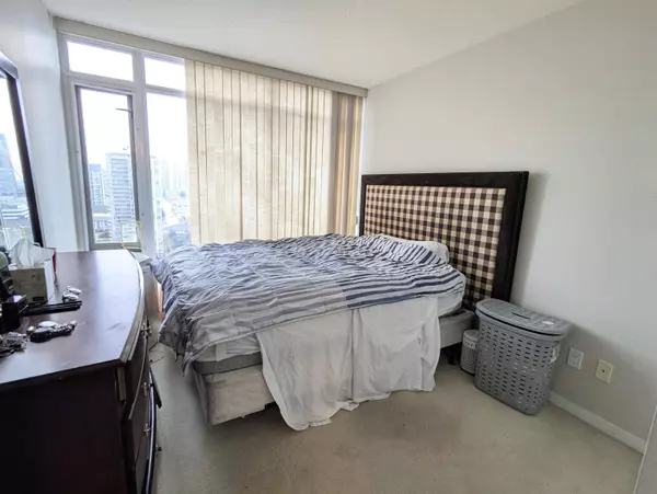 2133 Douglas RD #2009, Burnaby, BC V5C 0E9