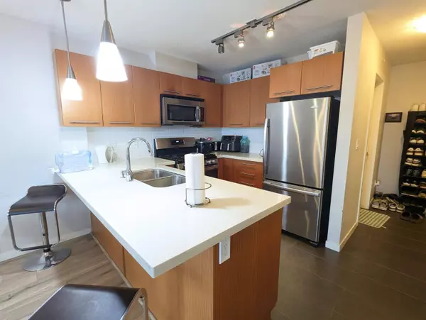 2133 Douglas RD #2009, Burnaby, BC V5C 0E9