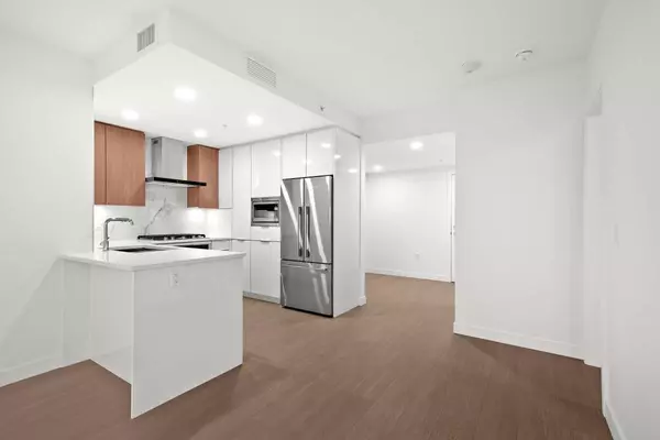 7769 Park Crescent, Burnaby, BC V3N 0J7