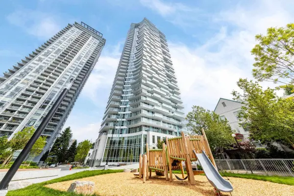 13768 100 AVE #2001, Surrey, BC V3T 0V2