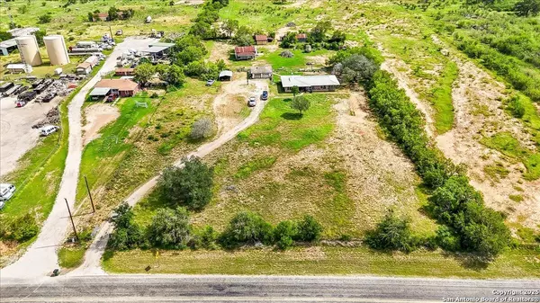 11295 Loop 107, Adkins, TX 78101