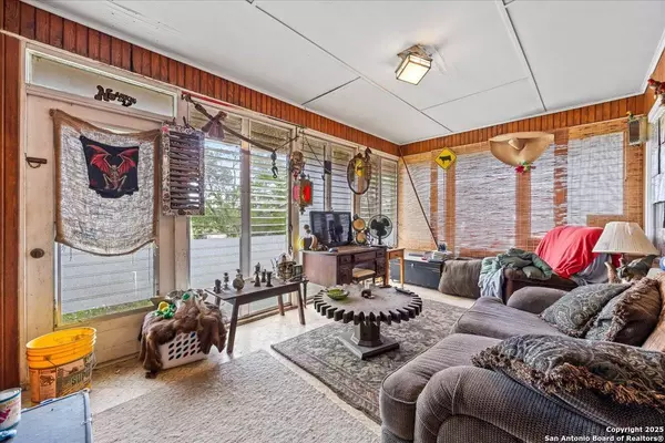 11295 Loop 107, Adkins, TX 78101