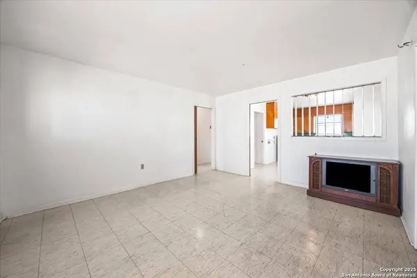 19239 McDonald, Lytle, TX 78052