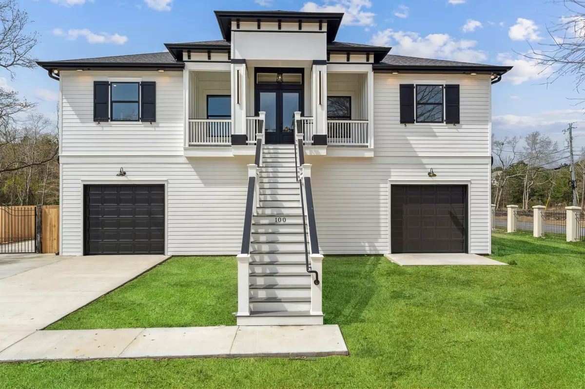 Bay St. Louis, MS 39520,100 Blue Ridge Court