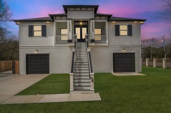 Bay St. Louis, MS 39520,100 Blue Ridge Court