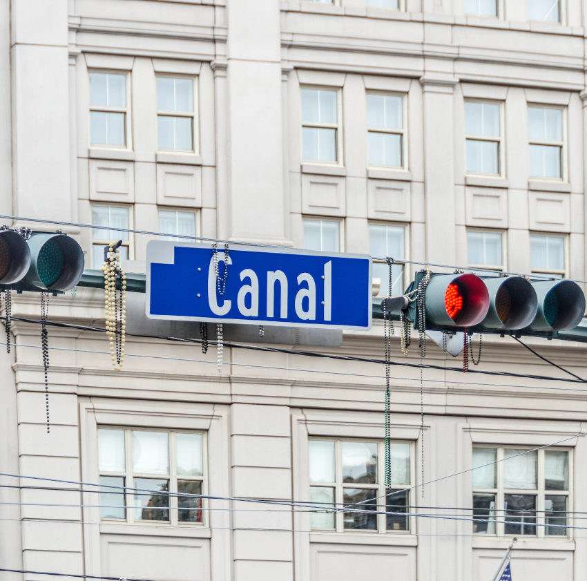 Canal Street streetcar in Mid-City