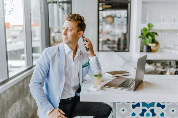 Selling Success: Why the Majority of Homeowners Choose Real Estate Agents