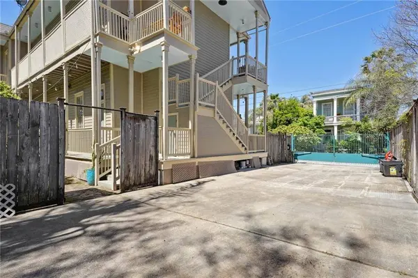 1333 JOSEPHINE ST, New Orleans, LA 70130