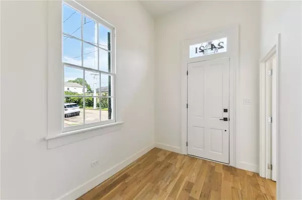 2421 ROUSSEAU ST, New Orleans, LA 70130