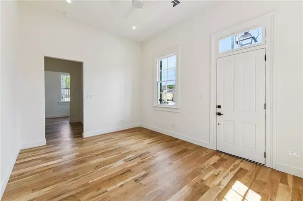 2421 ROUSSEAU ST, New Orleans, LA 70130