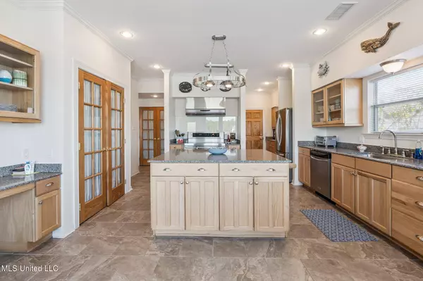 104 Poplar Point, Pass Christian, MS 39571