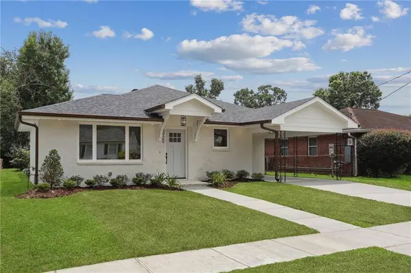 8925 RENSU DR, River Ridge, LA 70123