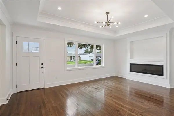 8925 RENSU DR, River Ridge, LA 70123