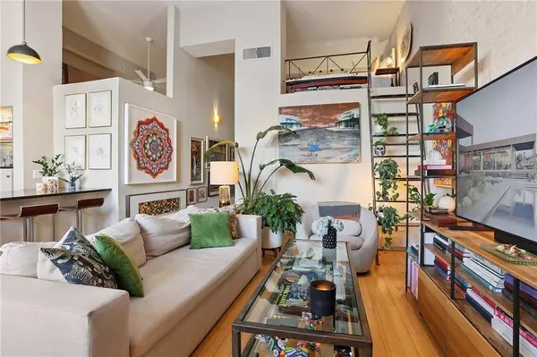 448 JULIA ST #208, New Orleans, LA 70130