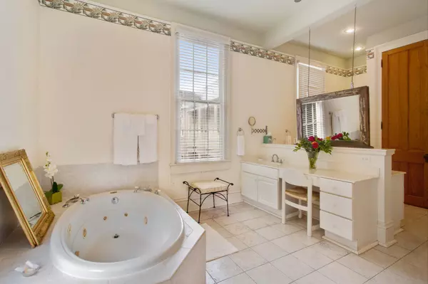 4117 PERRIER ST, New Orleans, LA 70115