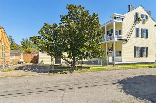 2501 DAUPHINE ST, New Orleans, LA 70117