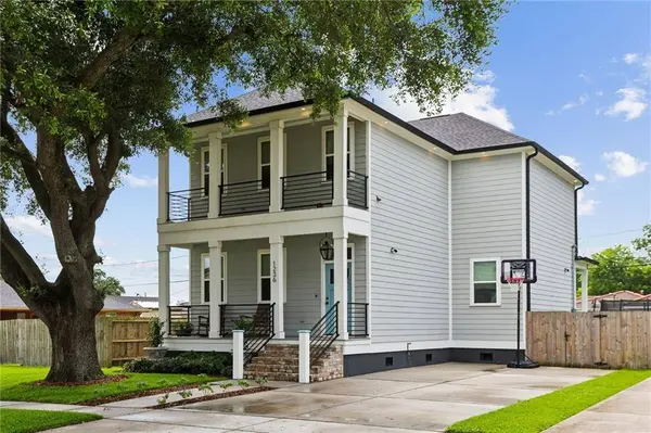 1236 PERRIN DR, Arabi, LA 70032