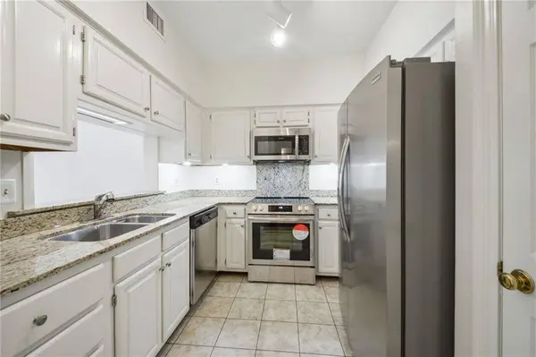 801 RUE DAUPHINE #103, Metairie, LA 70005