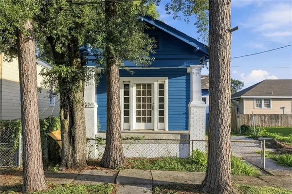 525 BURMASTER ST, Gretna, LA 70053
