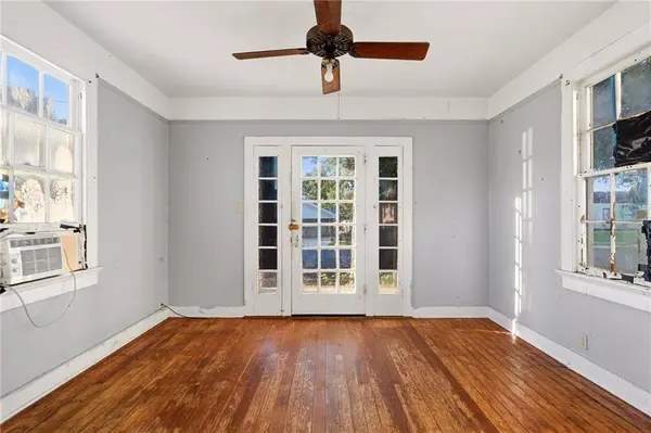 525 BURMASTER ST, Gretna, LA 70053