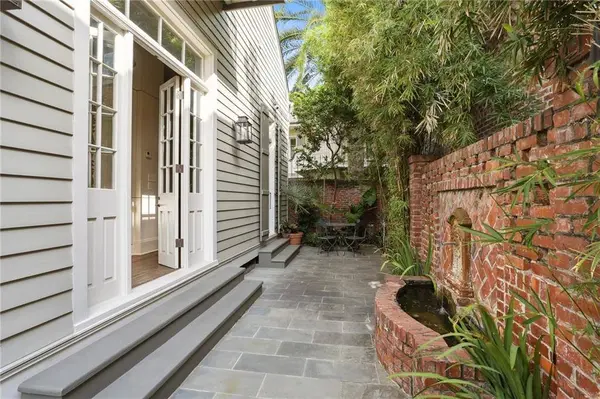 1025 ORLEANS AVE, New Orleans, LA 70116