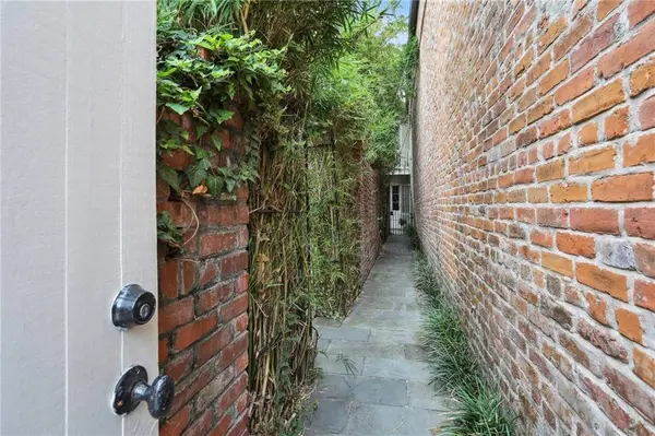 1025 ORLEANS AVE, New Orleans, LA 70116