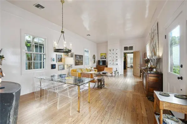 722 CONSTANTINOPLE ST, New Orleans, LA 70115