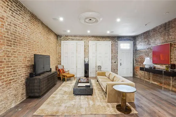 1132 TCHOUPITOULAS ST, New Orleans, LA 70130