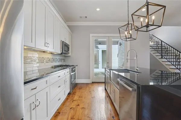 4221 S ROBERTSON ST, New Orleans, LA 70115