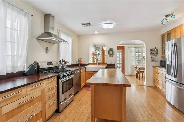 2407 JOSEPH ST, New Orleans, LA 70115