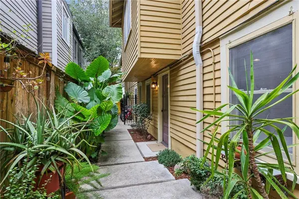 720 CALHOUN ST, New Orleans, LA 70118