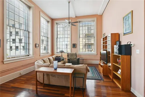 920 POEYFARRE ST #203, New Orleans, LA 70130