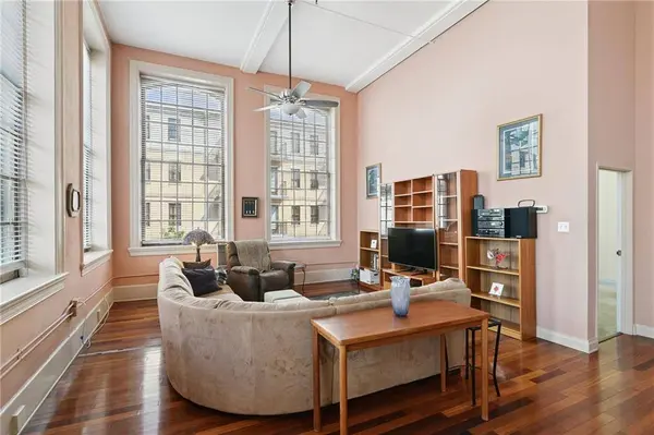 920 POEYFARRE ST #203, New Orleans, LA 70130