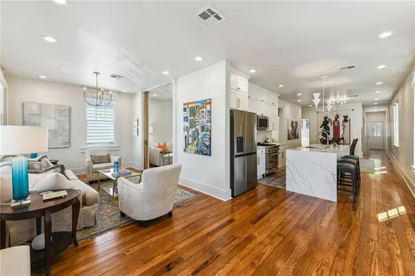 5512 ANNUNCIATION ST, New Orleans, LA 70115