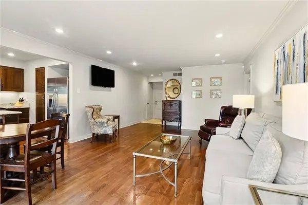 3000 ST CHARLES AVE #105, New Orleans, LA 70115
