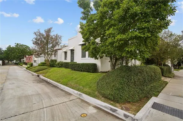 4110 CARONDELET ST, New Orleans, LA 70115