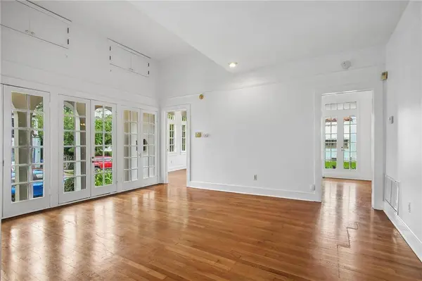 4110 CARONDELET ST, New Orleans, LA 70115