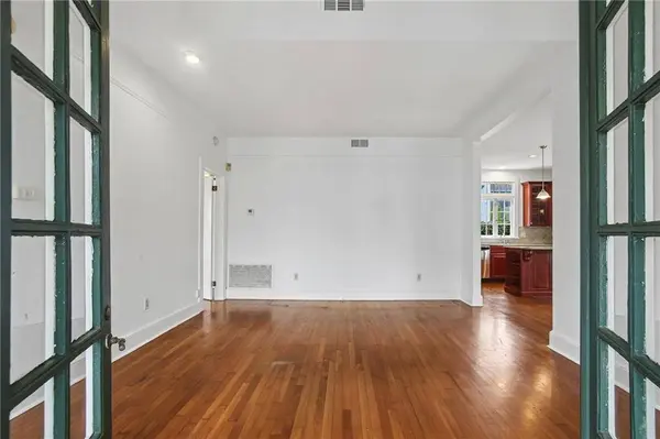 4110 CARONDELET ST, New Orleans, LA 70115